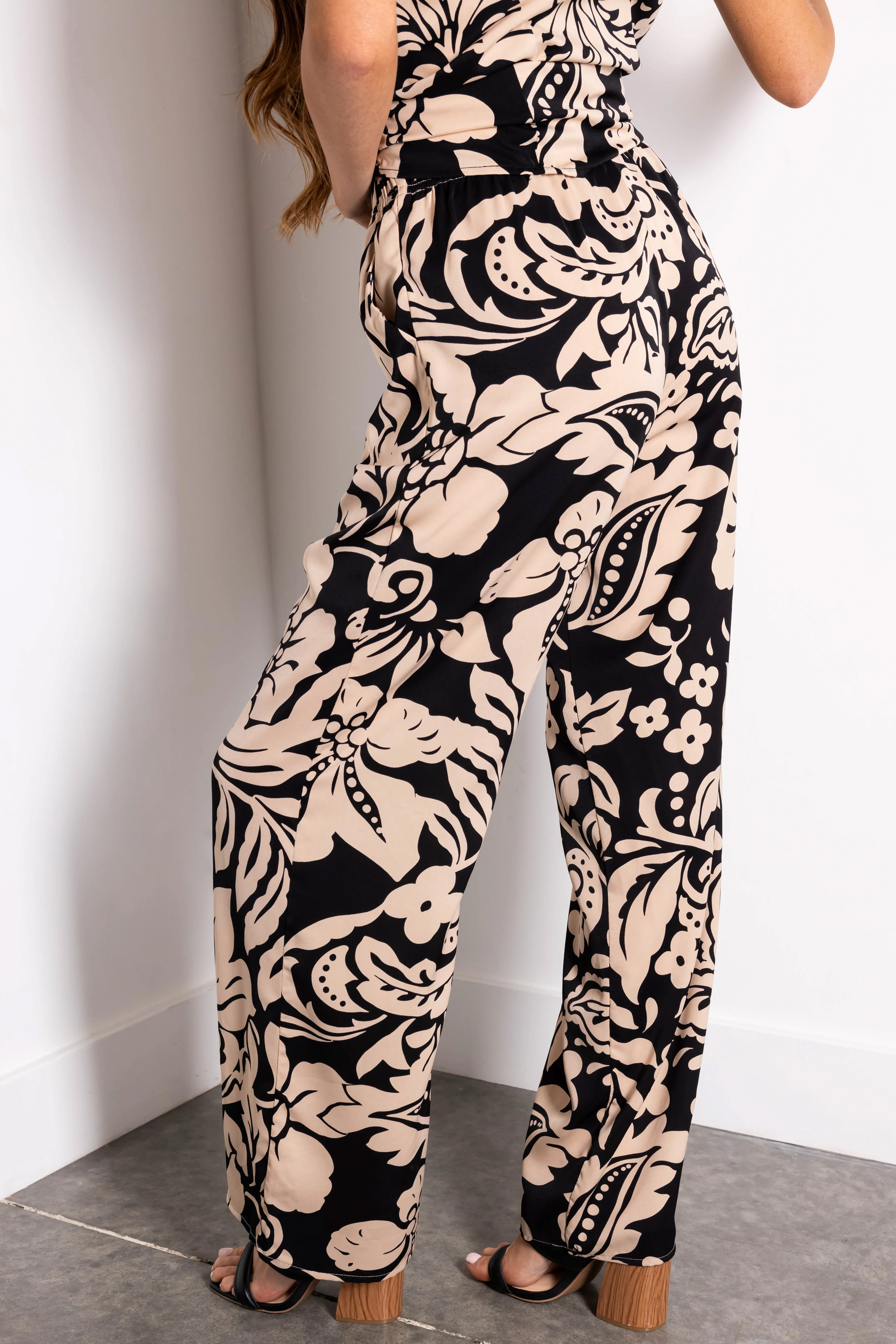 Black and Beige Floral Print Wide Leg Pants - Image 4