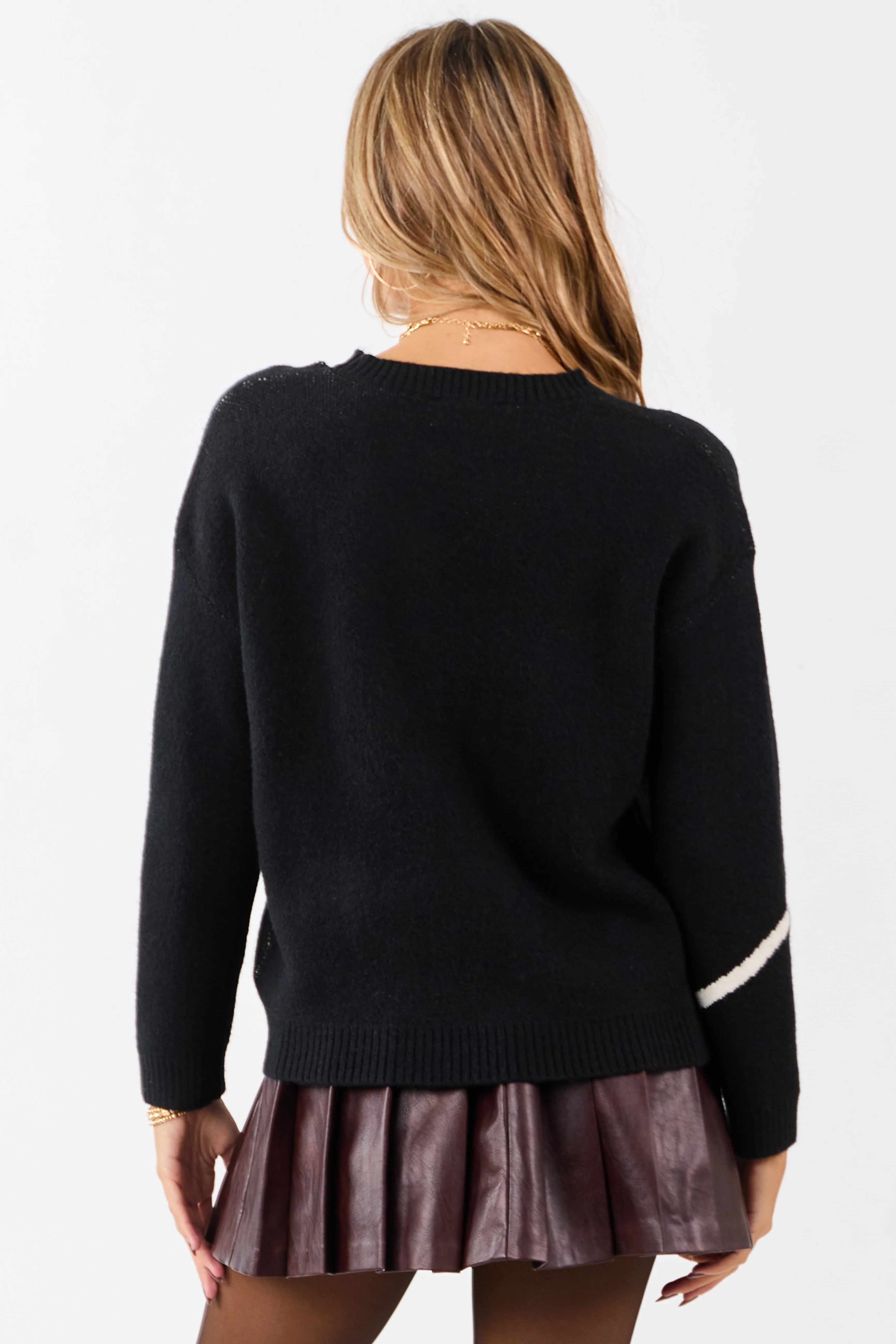 Black and Ivory Bow Graphic Relaxed Knit Sweater - Image 5