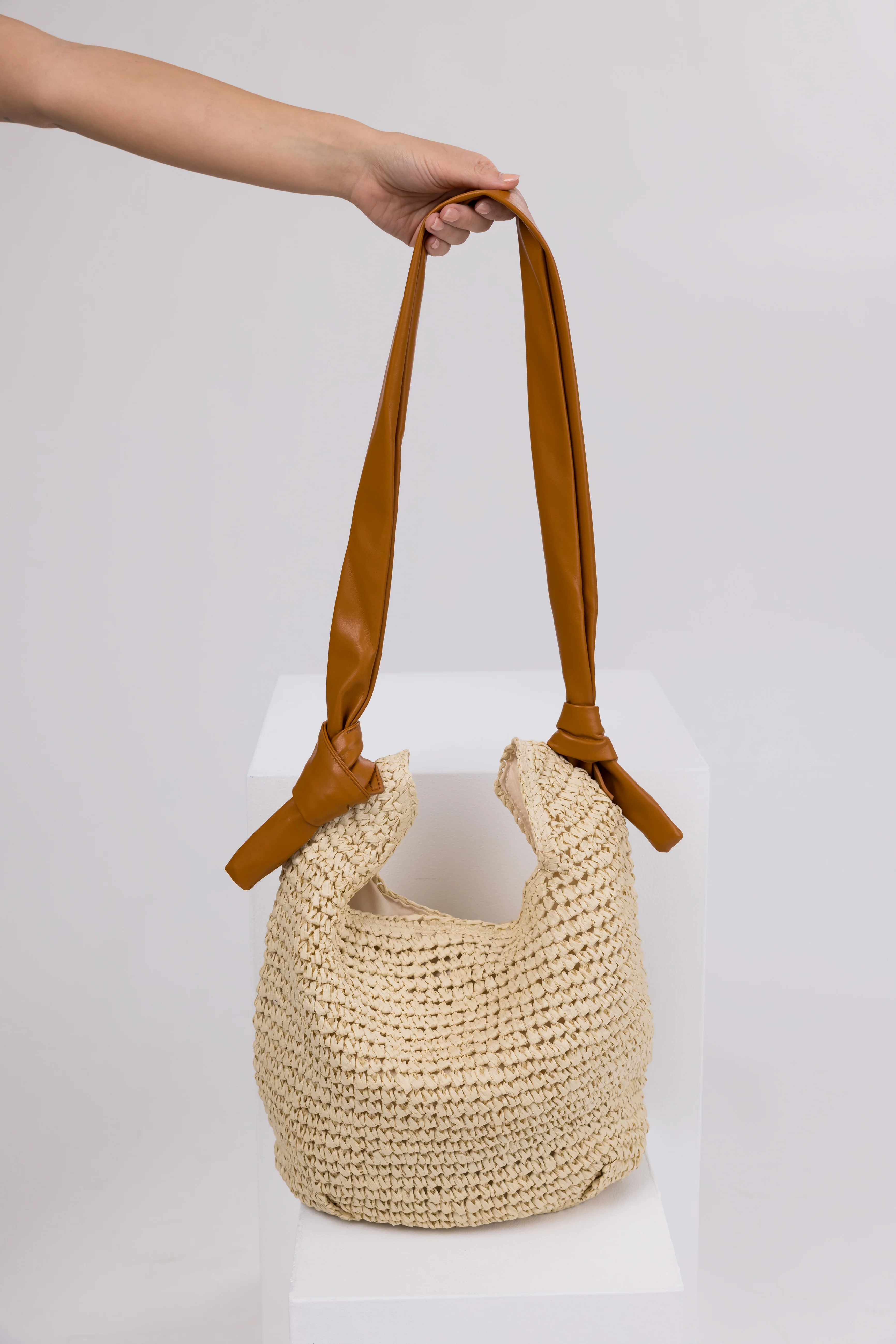 Cream Straw Tote with Copper Pleather Handle - Image 4