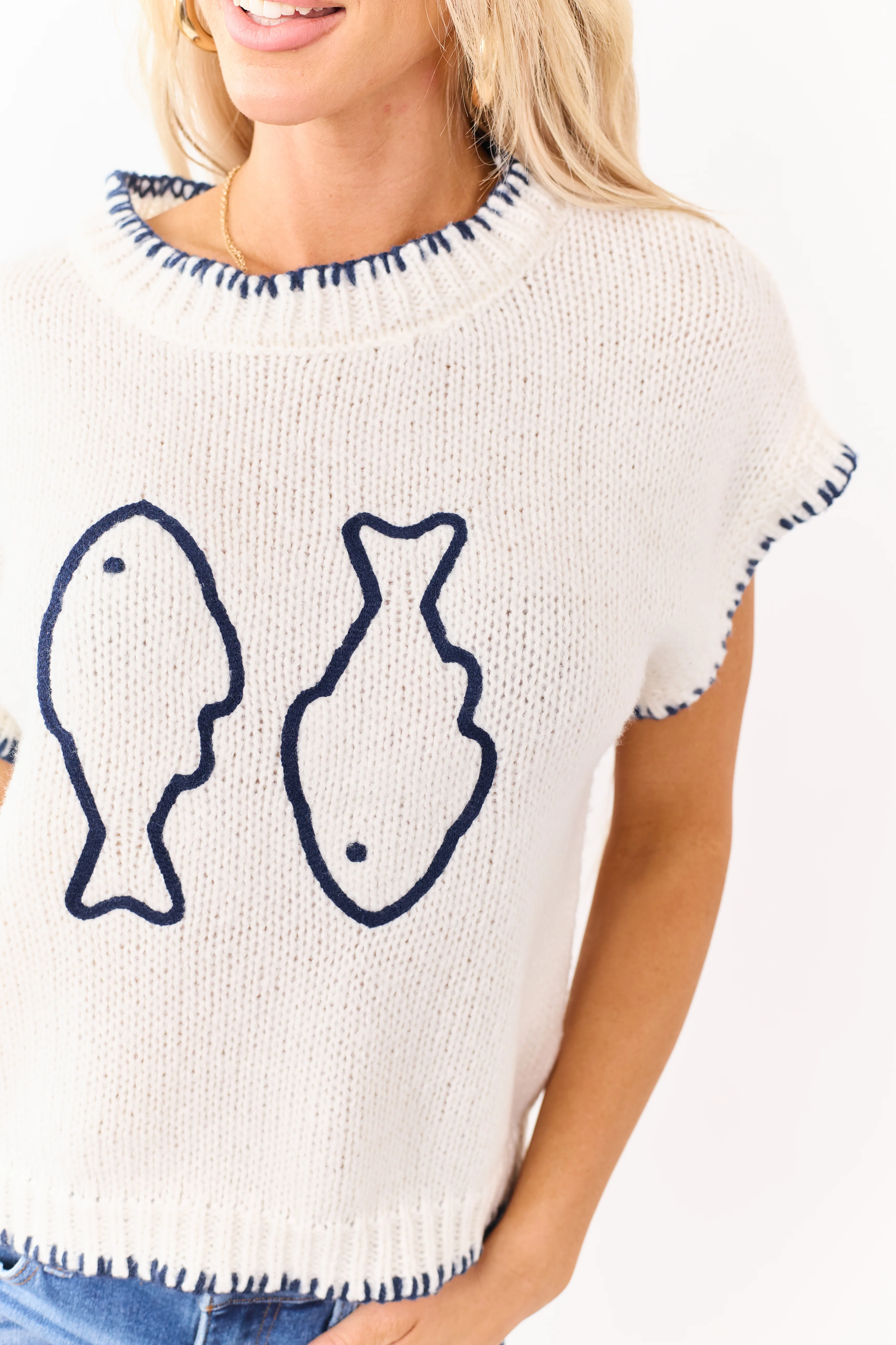 Ivory Fish Motif Contrast Stitch Short Sleeve Sweater - Image 9