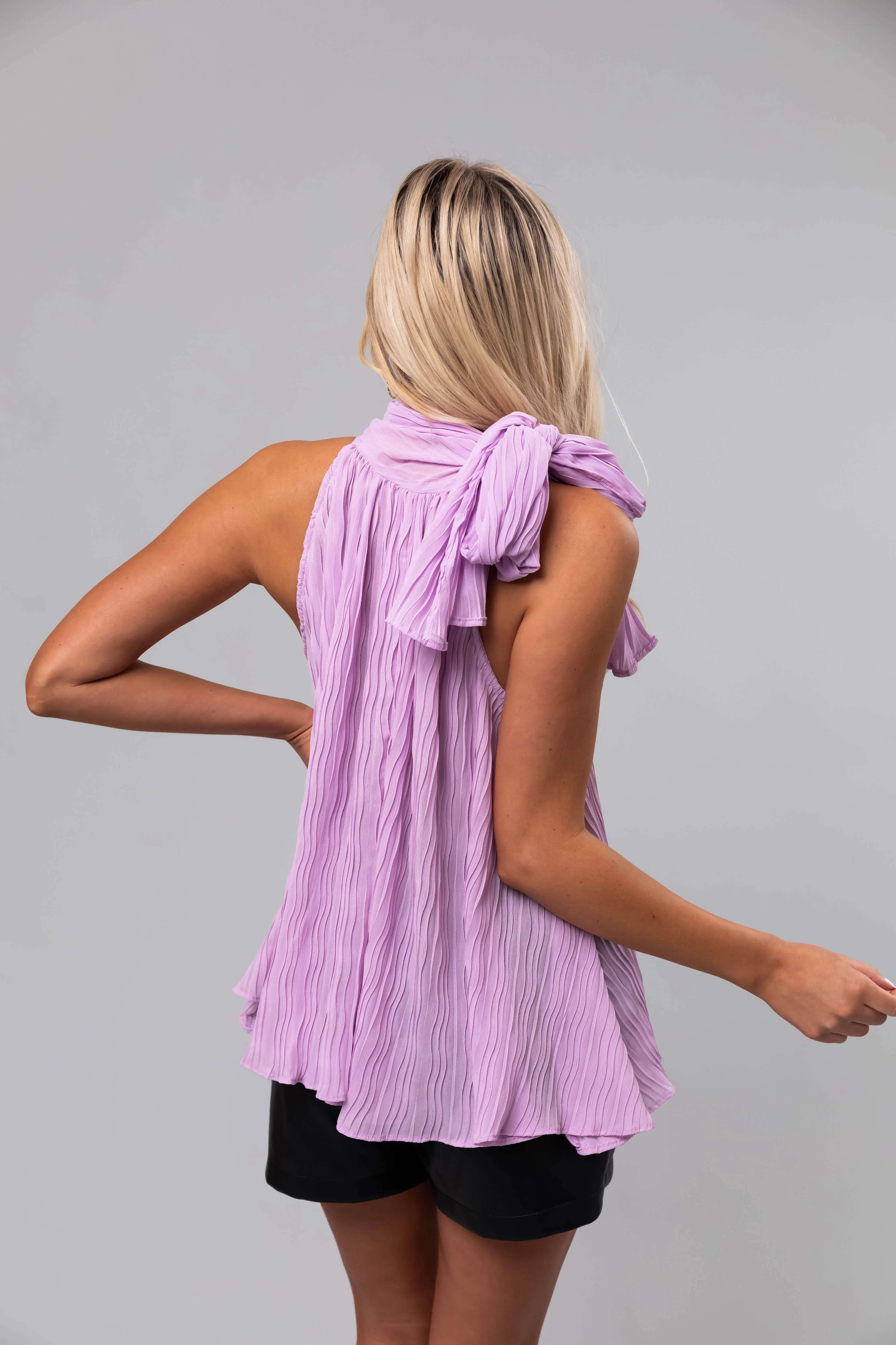 Lavender Sleeveless Neck Tie Pleated Blouse - Image 5