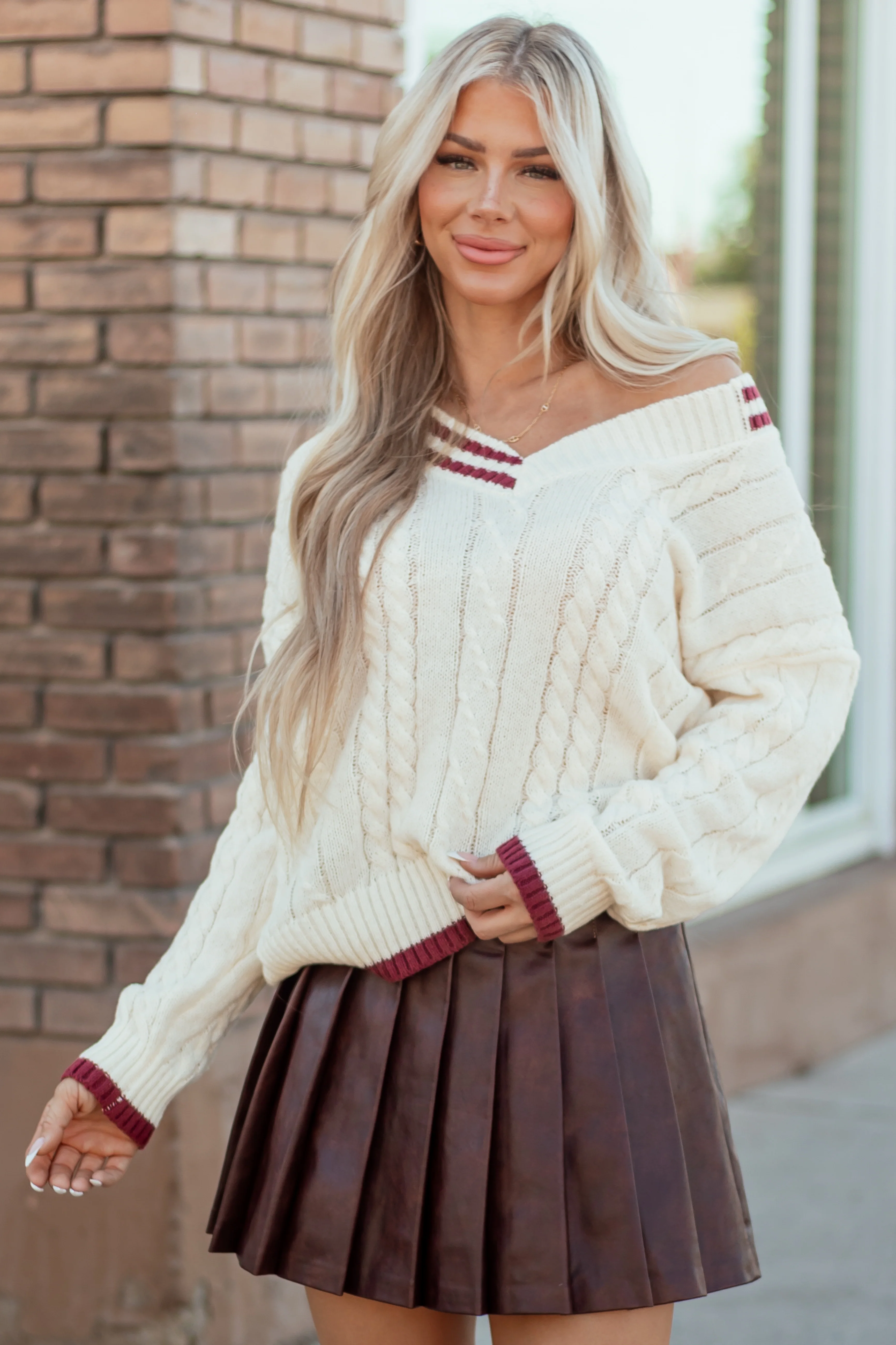 Lovelo Cream Cable Knit V Neck Contrast Trim Sweater - Image 2