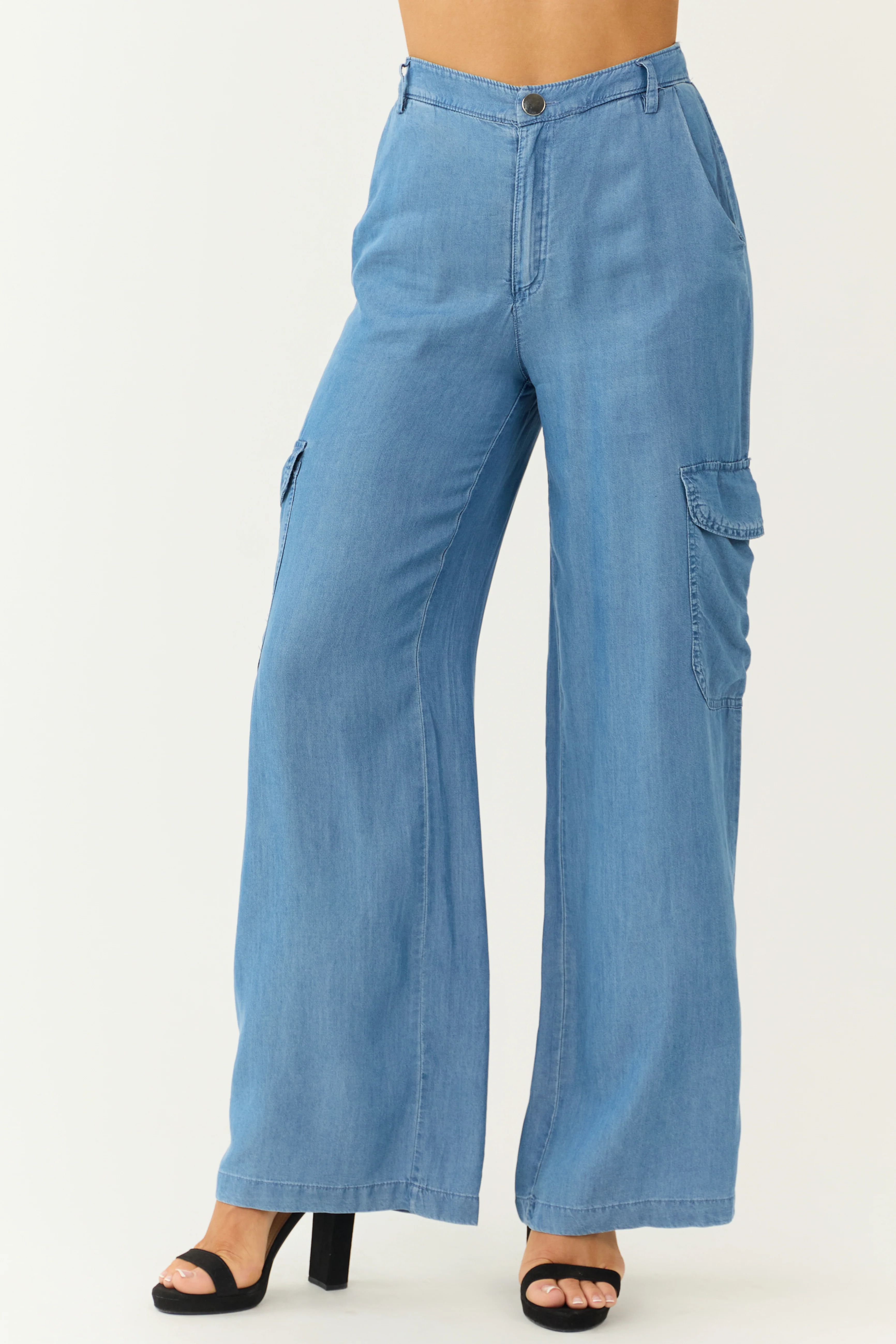 Medium Wash Wide Leg Cargo Lightweight Pants - Image 2