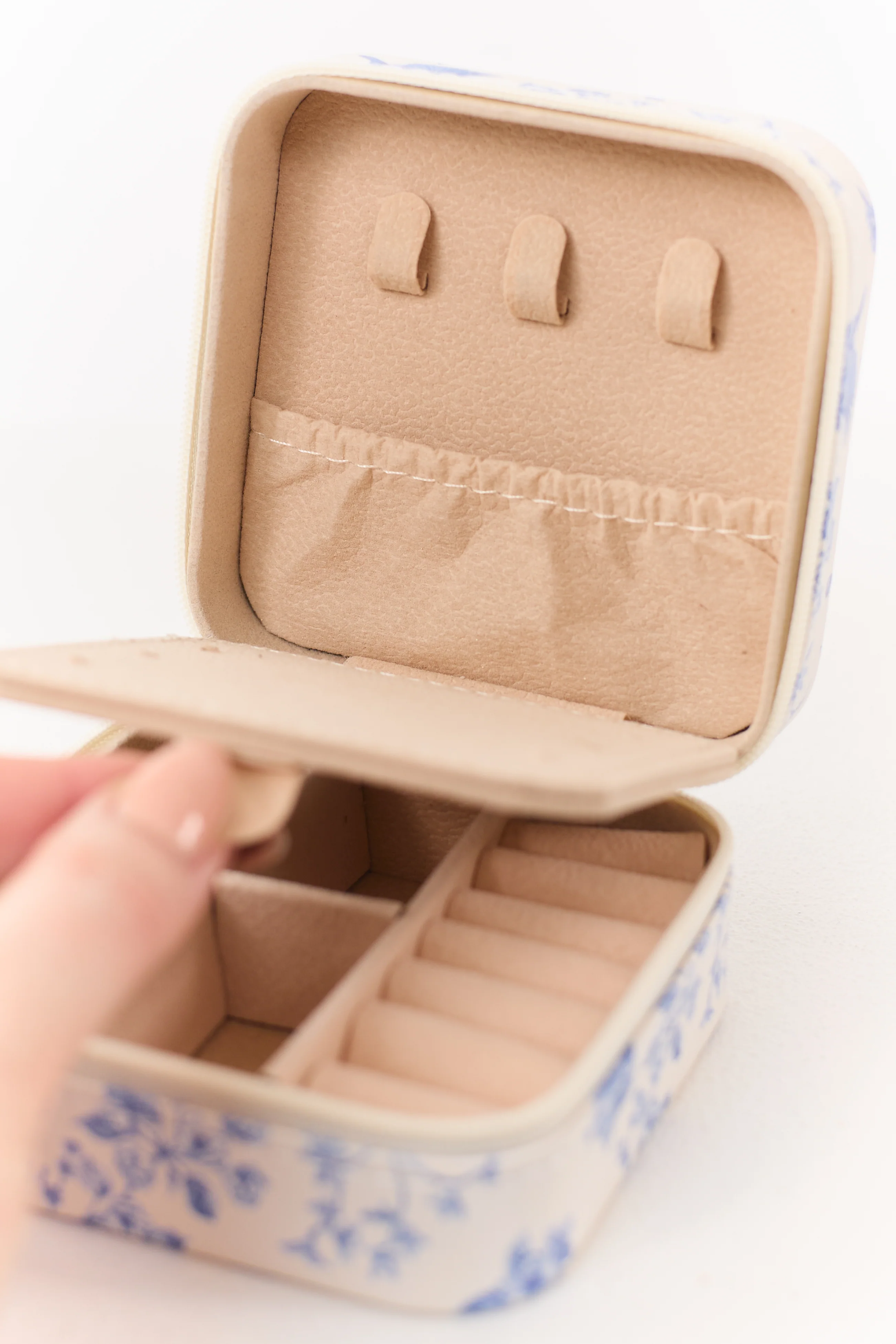 Off White Bird and Floral Print Portable Jewelry Box - Image 4