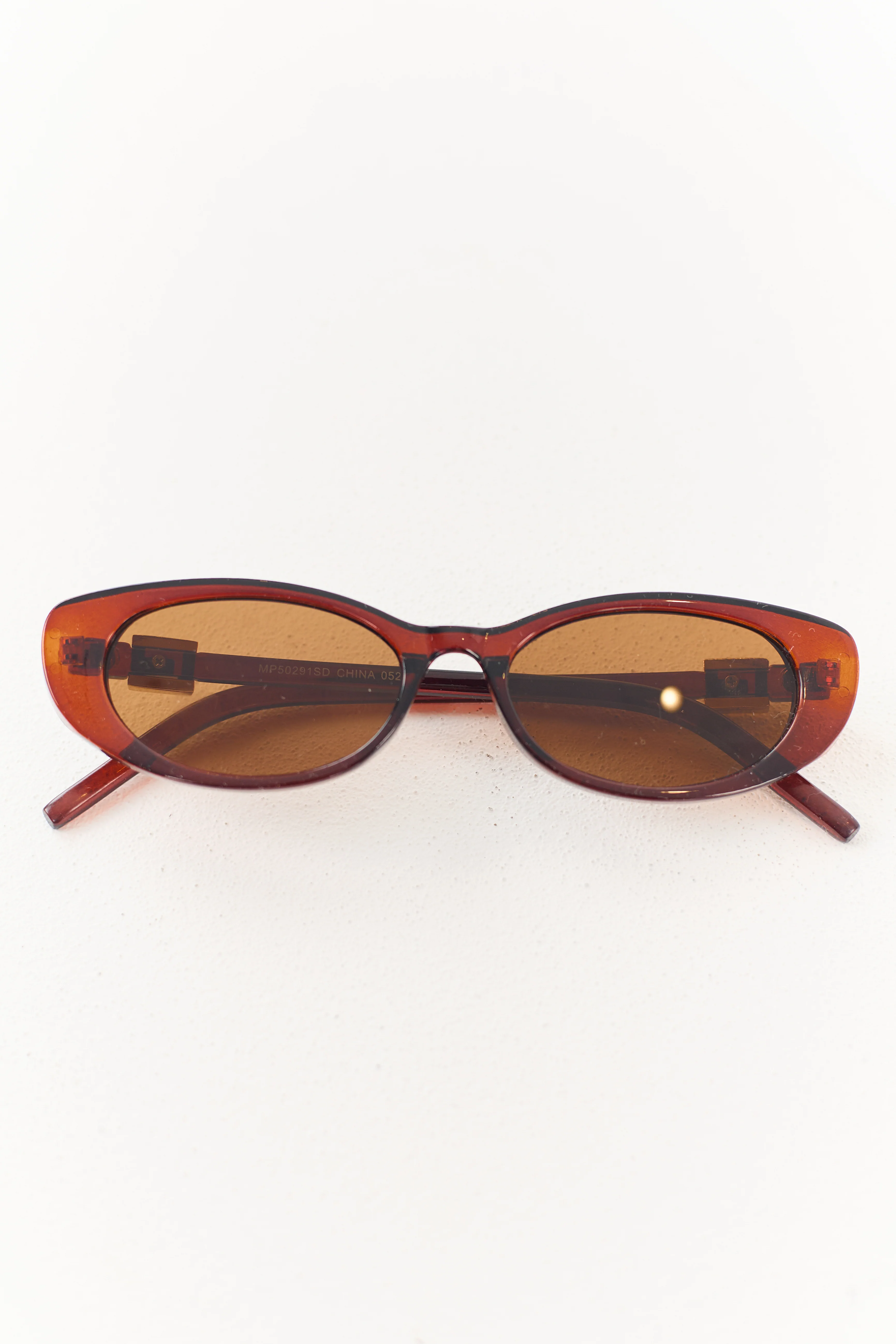 Spice Oval Frame Metallic Accent Sunglasses - Image 3